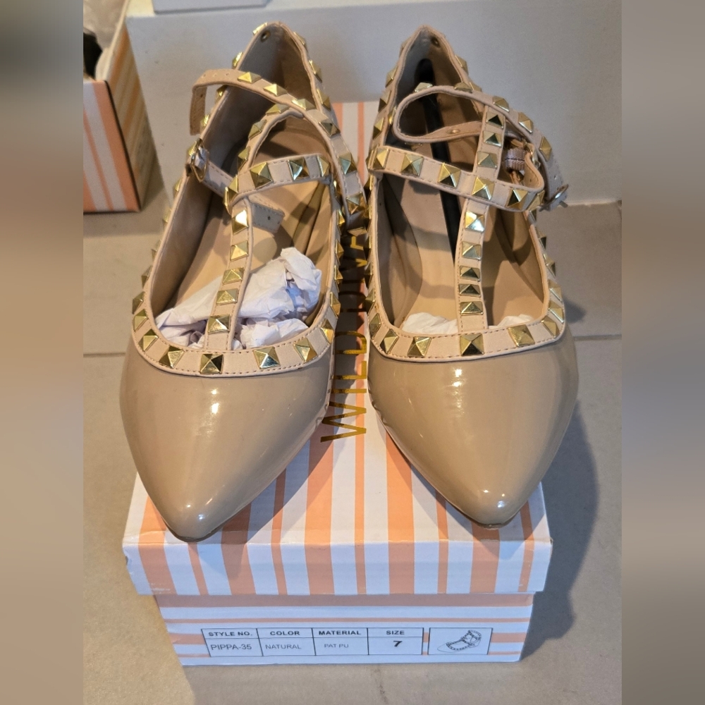 Wild Diva Womens Fashion Pippa 35 Studs Pointy T Bar Flats Shoes NIB